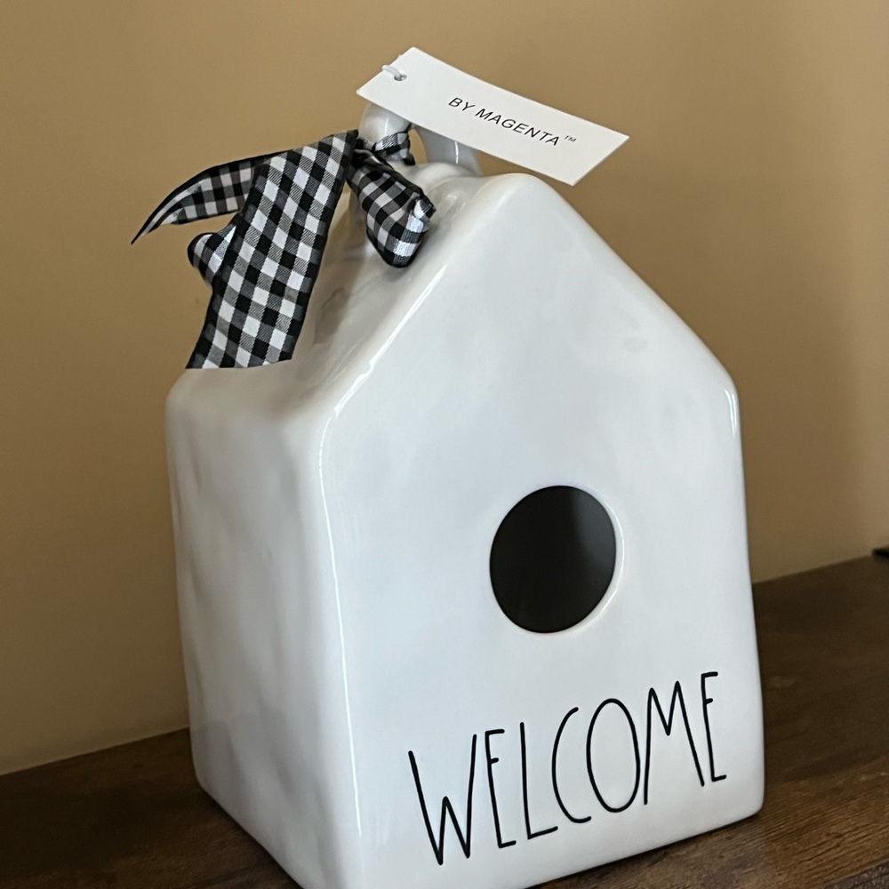 Rae Dunn Magenta White Welcome Ceramic Birdhouse New with Tag